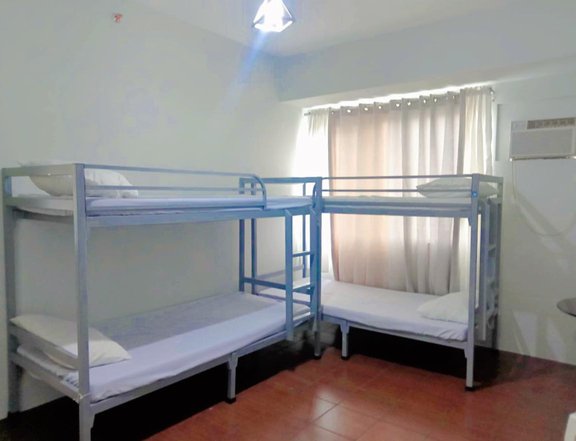 2 Bedroom Unit for Rent in Pioneer Woodlands Mandaluyong City