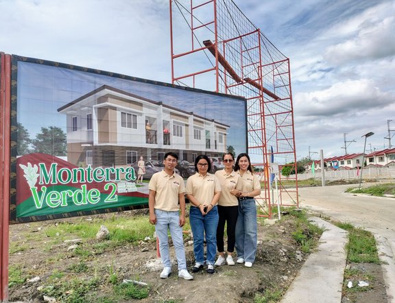 3-bedroom Townhouse For Sale in Tanza Cavite