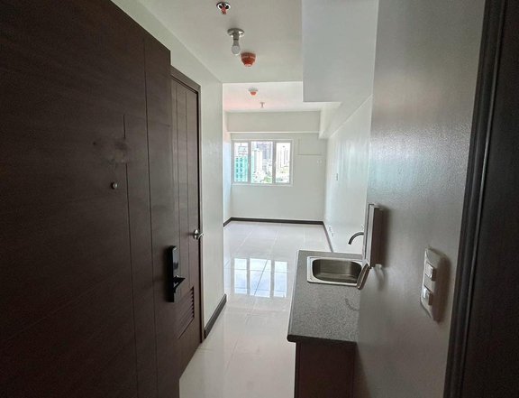 For sale condo in Pasay near Owwa DFA and BSP