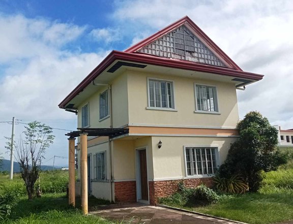 PRE OWNED UNIT 4 BEDROOMS SINGLE DETACHED HOUSE AND LOT FOR SALE IN BAY LAGUNA