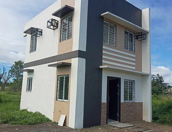 READY FOR OCCUPANCY UNIT 3 BEDROMS SINGLE ATTACHED HOUSE FOR SALE IN BAY LAGUNA