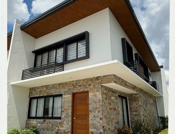 3-bedroom Townhouse For Sale in Binan Laguna