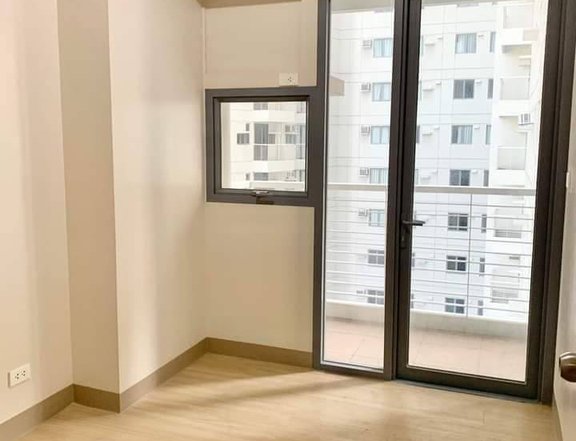 SPACIOUS 2BR CONDOMINIUM UNIT FOR SALE IN SUNTRUST ASMARA TOWER 3 QUEZON CITY