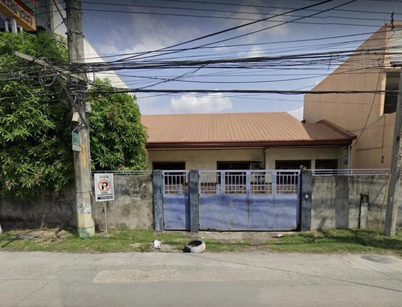 FOR RENT / LEASE DUPLEX BUNGALOW HOUSE CONVERTIBLE TO OFFICE OR COMMERCIAL USE ALONG HIGHWAY