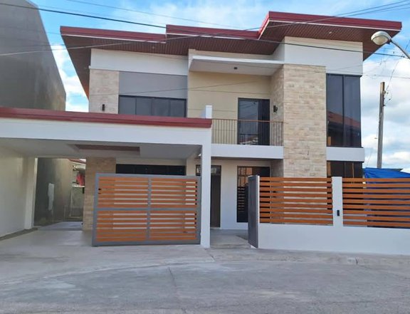 A Brand New 3-Bedroom Modern Contemporary House with 2-Car Garage at Corona del Mar in Talisay City