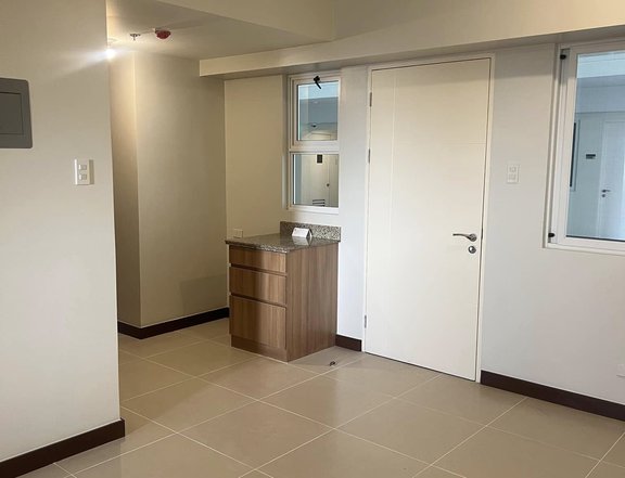 "Stylish City Living! 2BR Condo in DMCI The Aston Place Pasay"