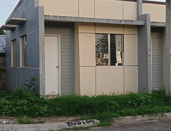 RFO Rowhouse for sale, with 3,000/monthly amort located in Trece Martires Cavite