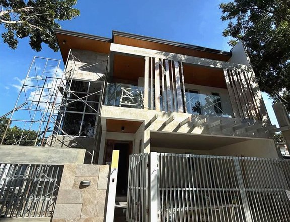 PRE-SELLING MODERN TROPICAL HOME IN ANGELES CITY NEAR MARQUEE MALL AND ANGELES TOLL NLEX