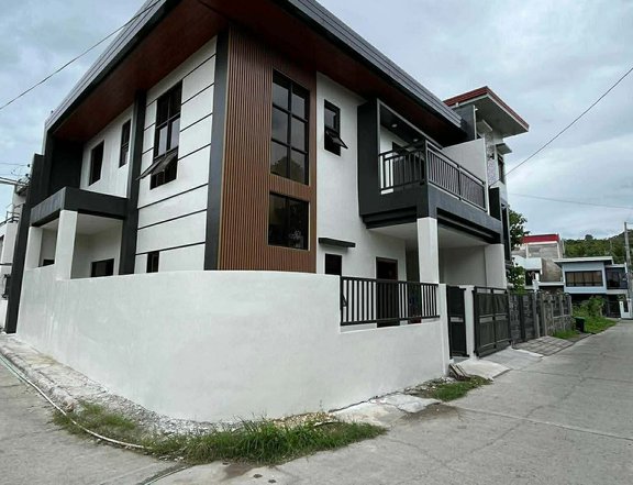 Spacious House and Lot in Consolacion Near Hiway