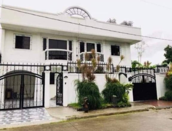 3-bedroom Duplex House For Rent in an Exclusive Subd. of Quezon City