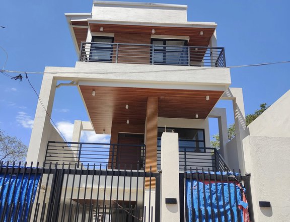 FOR SALE: 2-STOREY SINGLE DETACHED HOUSE & LOT