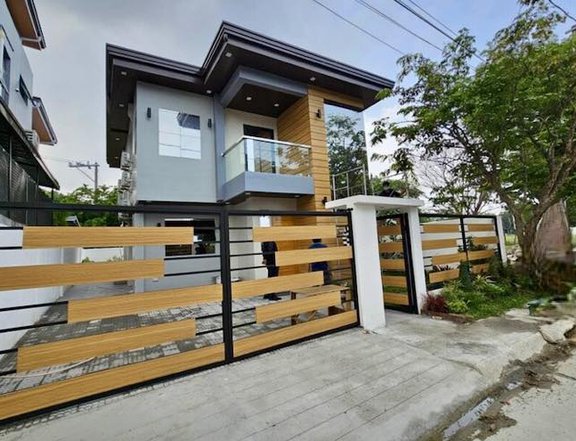 5 BEDROOM MODERN TROPICAL HOUSE with SWIMMING POOL IN KAWIT CAVITE near SNR