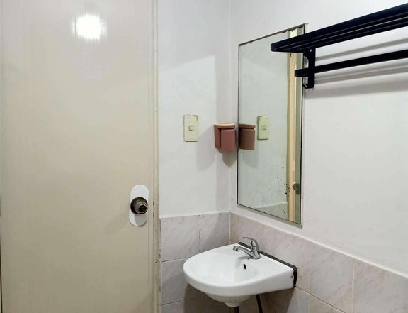 Affordable Studio Living at Cambridge Village  Only 2,175,000!