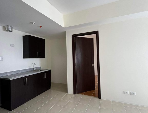 Discounted 48.00 sqm 2-bedroom Condo Rent-to-own in Manila