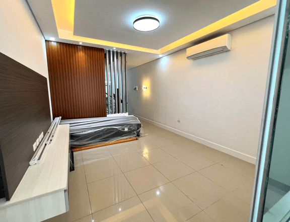 Ready for Occupancy 5-Bedroom Townhouse for Sale in Quezon City