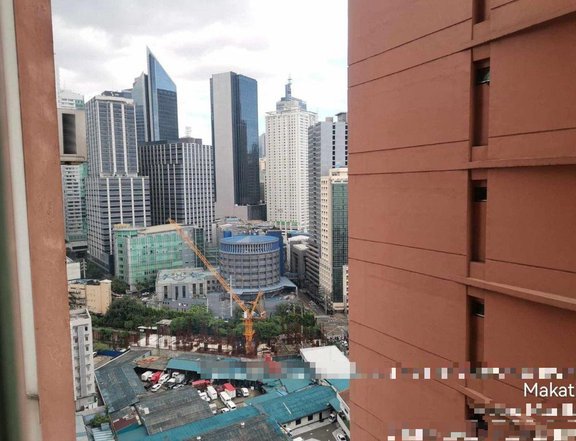 Foreclosed 29.00 sqm 1-bedroom Residential Condo For Sale in Makati