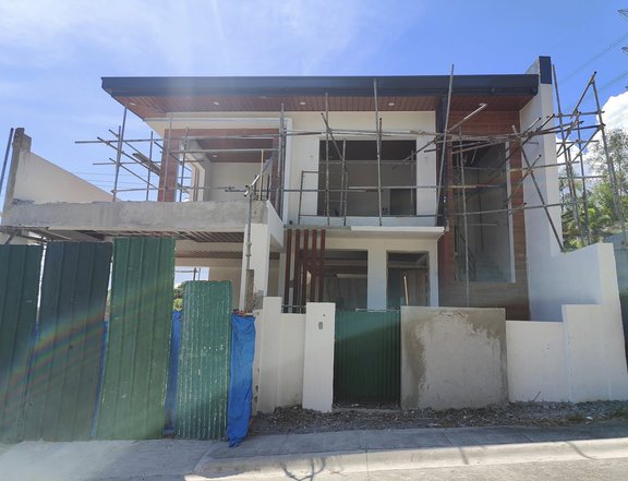 For Sale: Two-Storey Residential House and Lot inside Havila Taytay