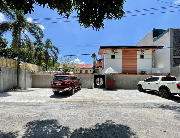 FOR SALE OR LEASE NEWLY BUILT POOL VILLAS IN ANGELES CITY NEAR CLARK AND FIELDS AVENUE