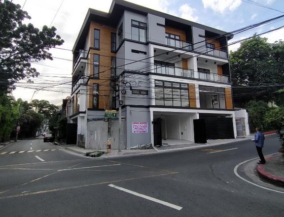 3 Story 3bedroom Townhouse in San Jaun Metro Manila