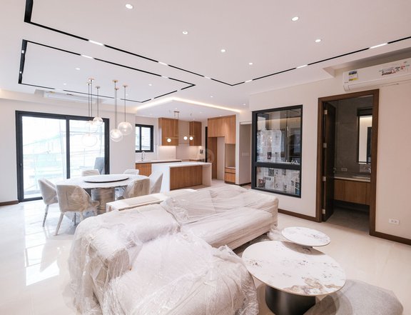 Brilliant 5-Bedroom Townhouse for Sale in New Manila Premium Family Living