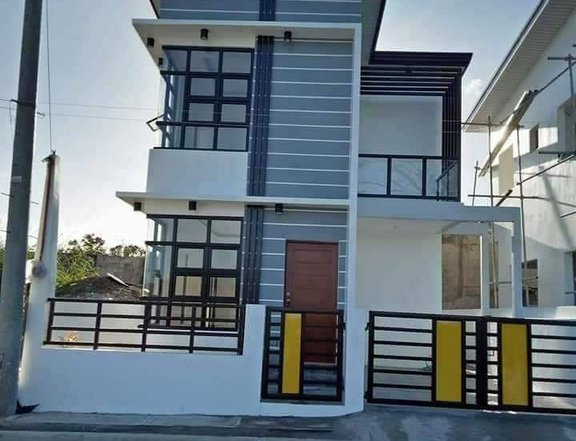 House and lot 3 Bedroom for sale Tagaytay Ridge view/ sambat exit
