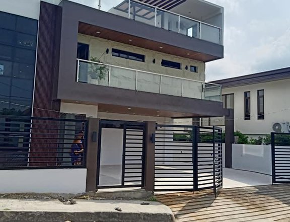 Modern Tropical Contemporary Brandnew House and Lot for sale inside a high - end Subd.