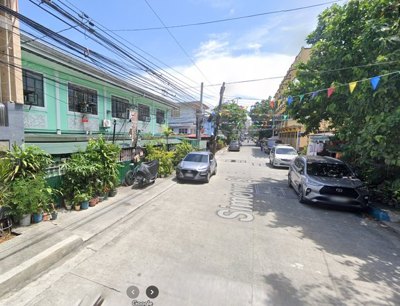 280 sq m Lot with 5 Door Apartment La Loma, Quezon City