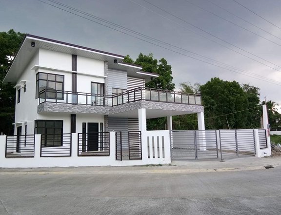 for construction Modern &elegant House & lot in Lipa City