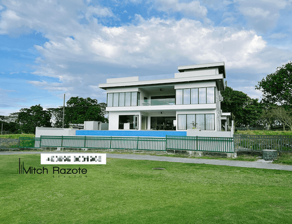 3 Bedroom House and Lot For Sale in Eagle Ridge Golf and Country Club General Trias Cavite