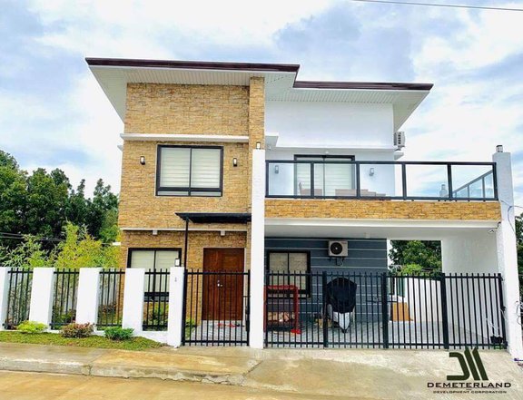 House and lot for sale over-looking Mount Makiling/ Tagaytay view