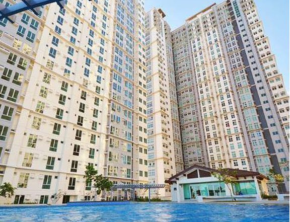 Condo in Makati facing City View 30K Monthly 2-bedrooms 38 sqm