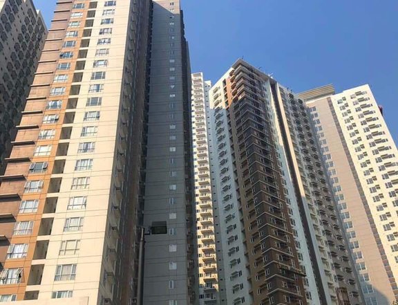 Ready to Move In 2BR 30 sqm to 50 sqm in Mandaluyong connected to MRT