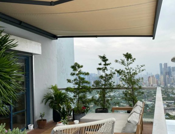One in a million penthouse 3Br,3BA Massive balcony