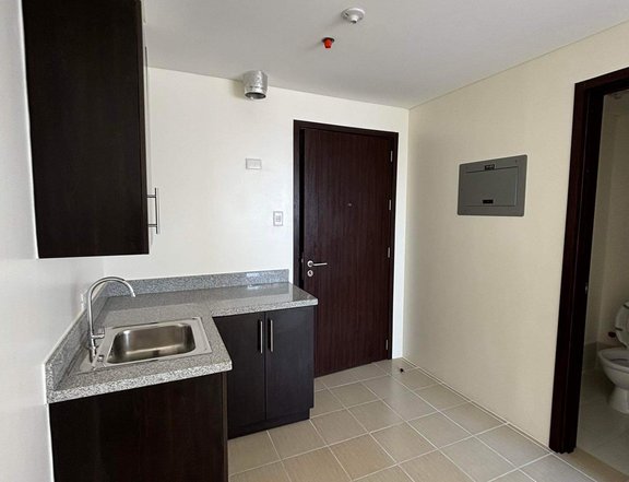 CONDO IN MANILA COVENT GARDEN STUDIO TYPE NEAR  PUP UBELT