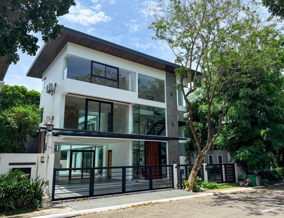 5-Bedroom for Sale in Hillsborough Alabang, Muntinlupa