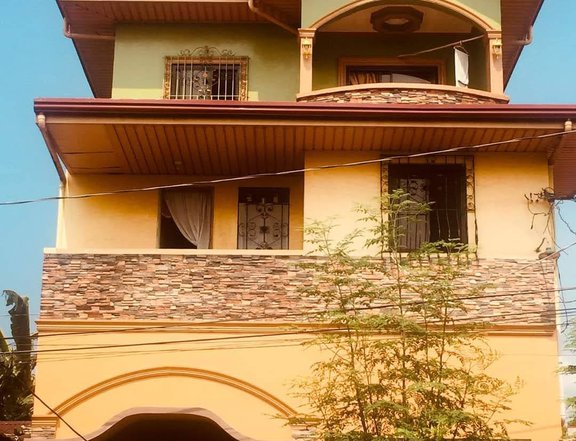 3 Storey house lot w/ attached lot For Sale in Pagsanjan, Laguna