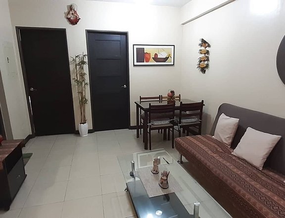 2 Bedrooms Fully Furnished in The Redwoods, Fairview Quezon City.