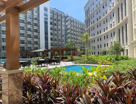 1 Bedroom Unit For Sale in 81 Newport City, Pasay City