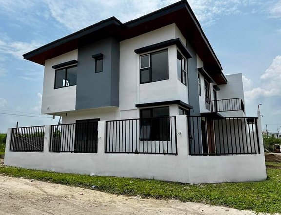 NEW MODERN HOUSE IN PAMPANGA BESIDE AMAIA SCAPES NEAR MARQUEE