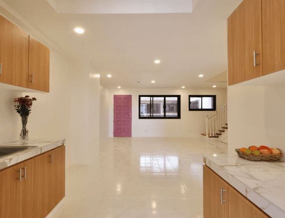 3BR Bi-Level Condo with Parking at The Hampton Gardens II, Pasig