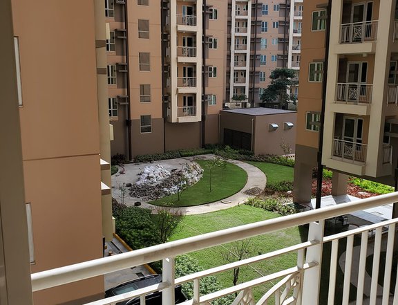 Mid Rise 2 Bedroom with balcony Condo in Pasig Rochester Garden near BGC Taguig City