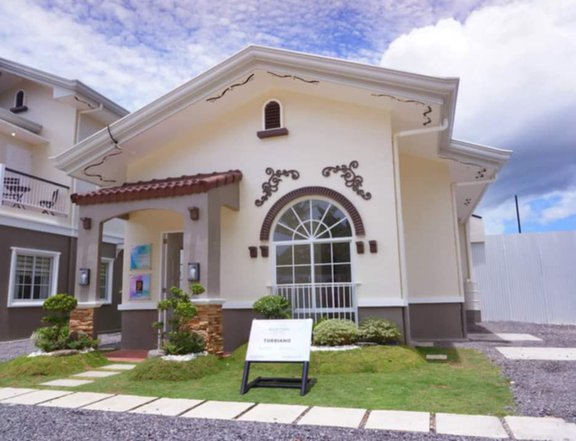 Corner Lot 2-bedroom Single Detached House For Sale in Toledo Cebu