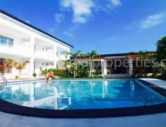 BEAUTIFUL RESORT WITH PIANO POOL FOR SALE