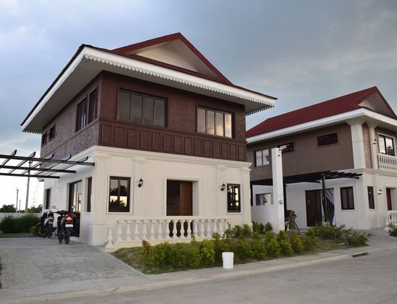 FOR SALE!!! LUXURIOUS HOUSE AND LOT IN LIPA BATANGAS