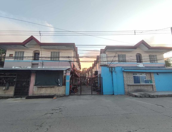 FOR SALE TWO STOREY APARTMENT IN ANGELES CITY NEAR PAMPANG MARKET