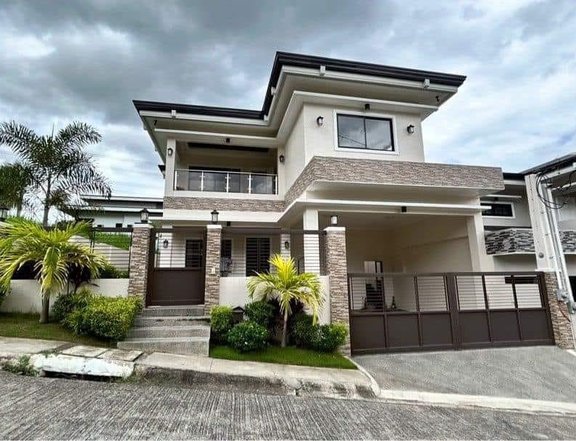 5-bedroom Single Attached House For Sale in Havila Taytay Rizal