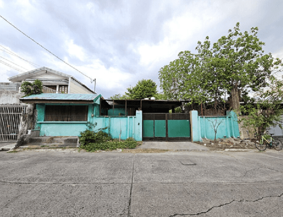 280sqm Bungalow for Demolition for Sale in BF Almanza Village Las Pinas City