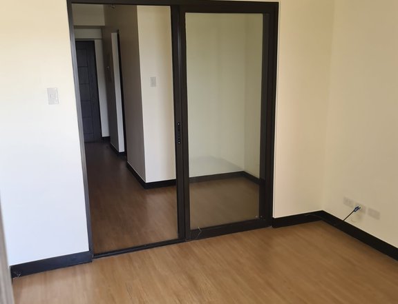 Bare 1-bedroom Condo Unit For Rent in Calathea Place, Paranaque