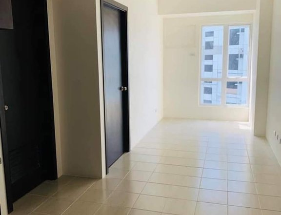 Condo in Mandaluyong along EDSA 1-BR 30.26 sqm 15K Monthly