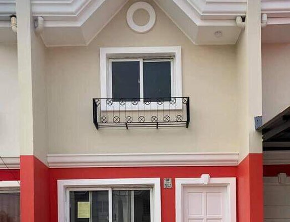 2 bedroom Townhouse For Sale